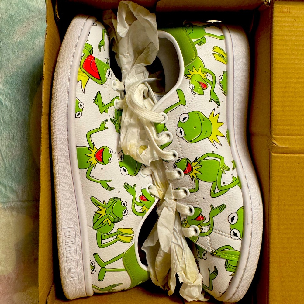 Kermit the frog Adidas Stan Smiths. Comes in original box. Size 8.5 W